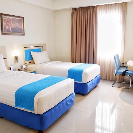 Hotel Brothers Biru Solo Baru Exteriör bild