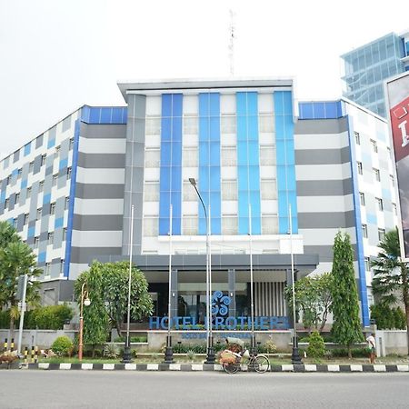 Hotel Brothers Biru Solo Baru Exteriör bild
