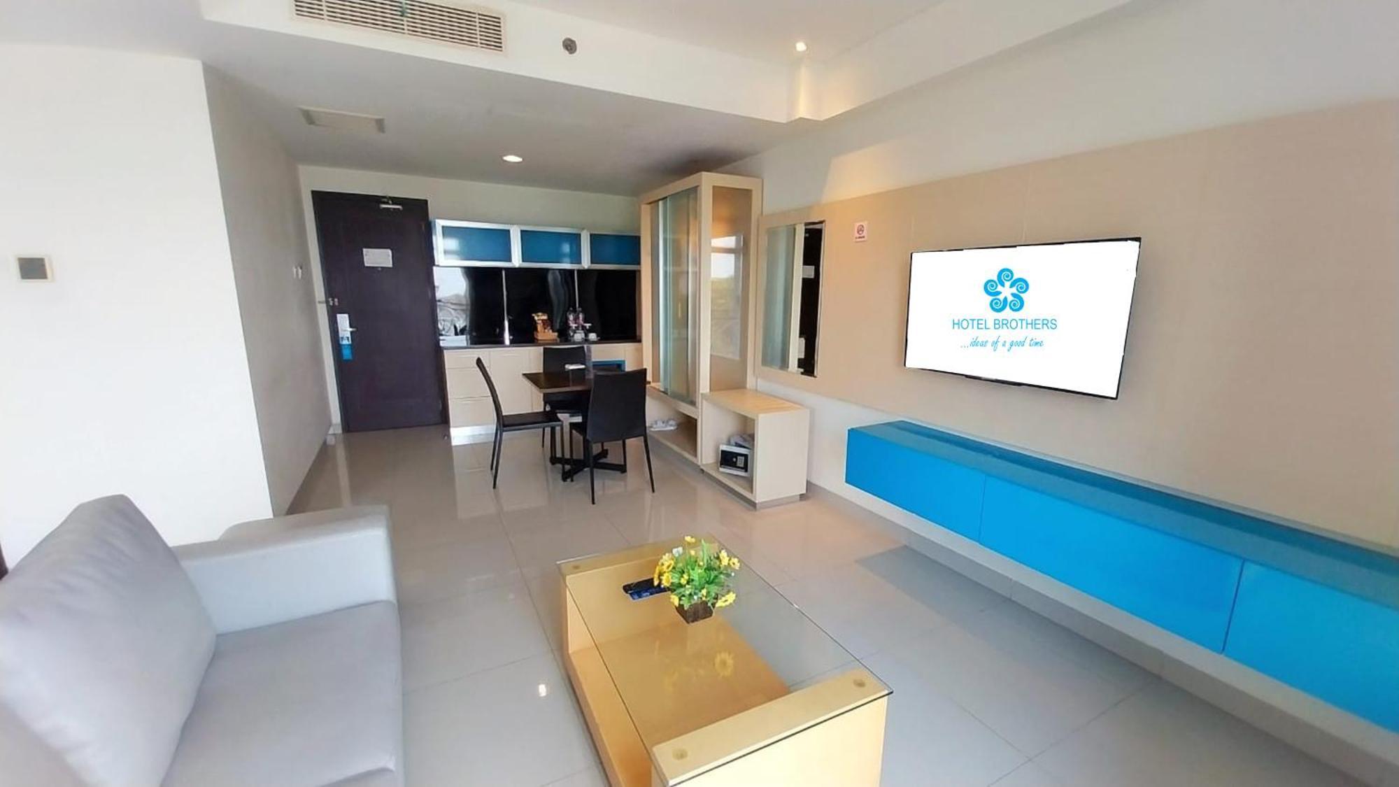 Hotel Brothers Biru Solo Baru Exteriör bild
