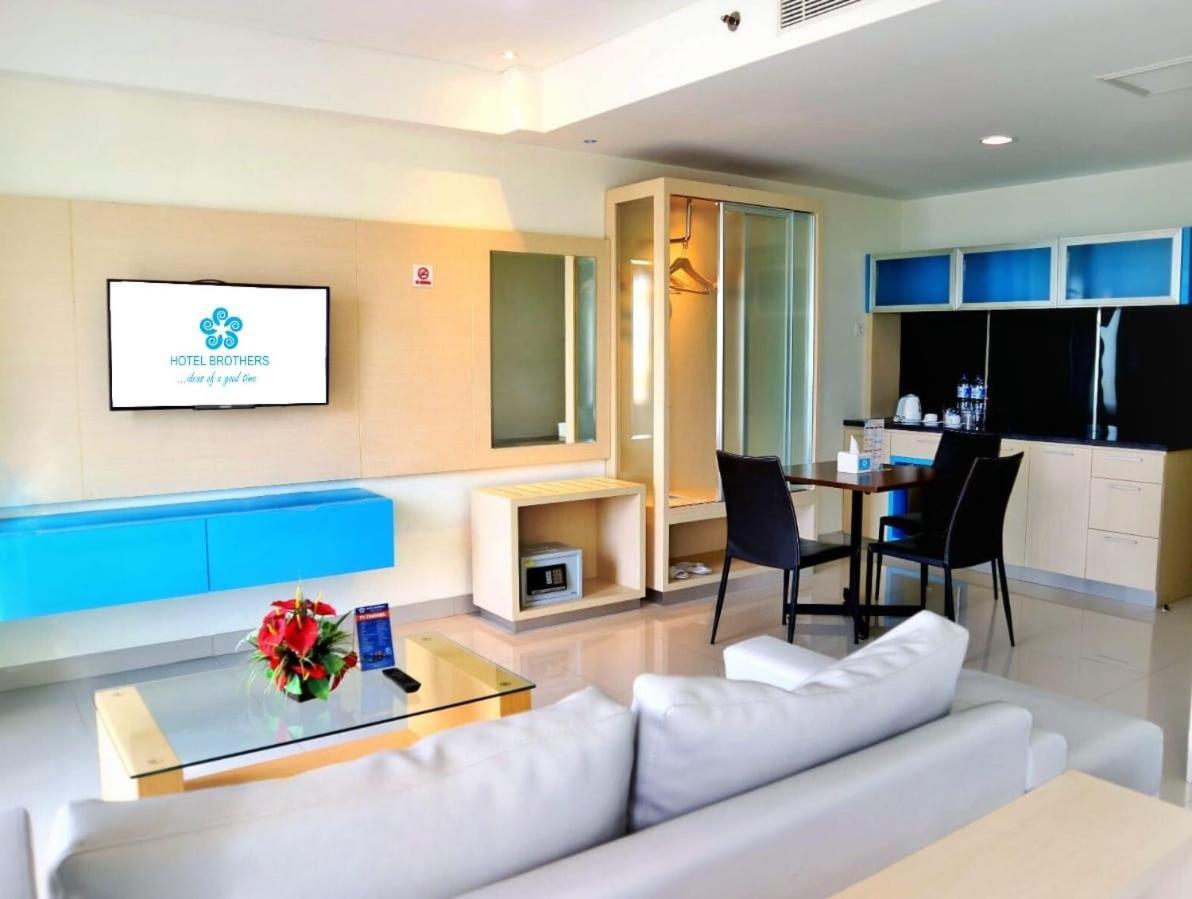 Hotel Brothers Biru Solo Baru Exteriör bild