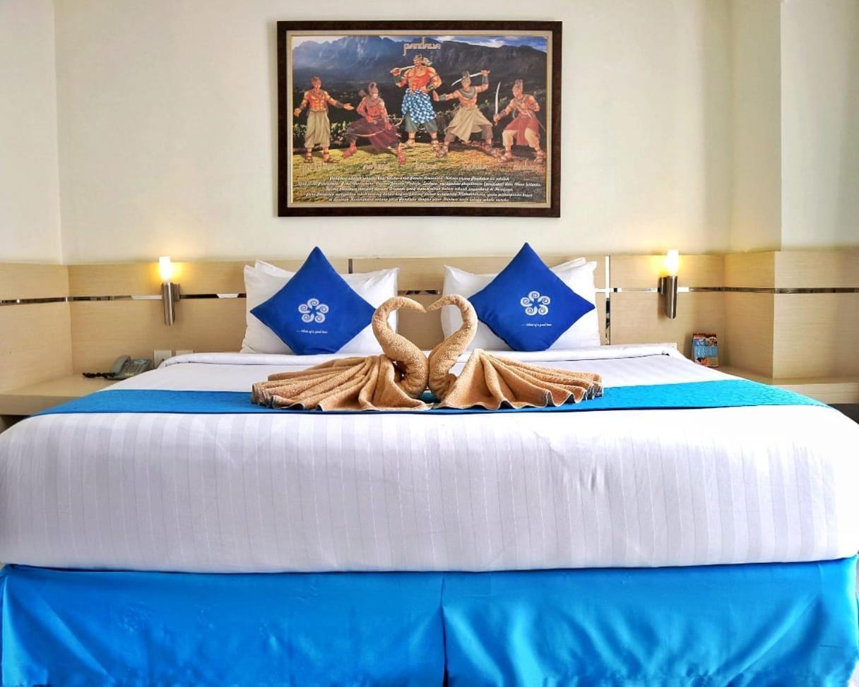 Hotel Brothers Biru Solo Baru Exteriör bild