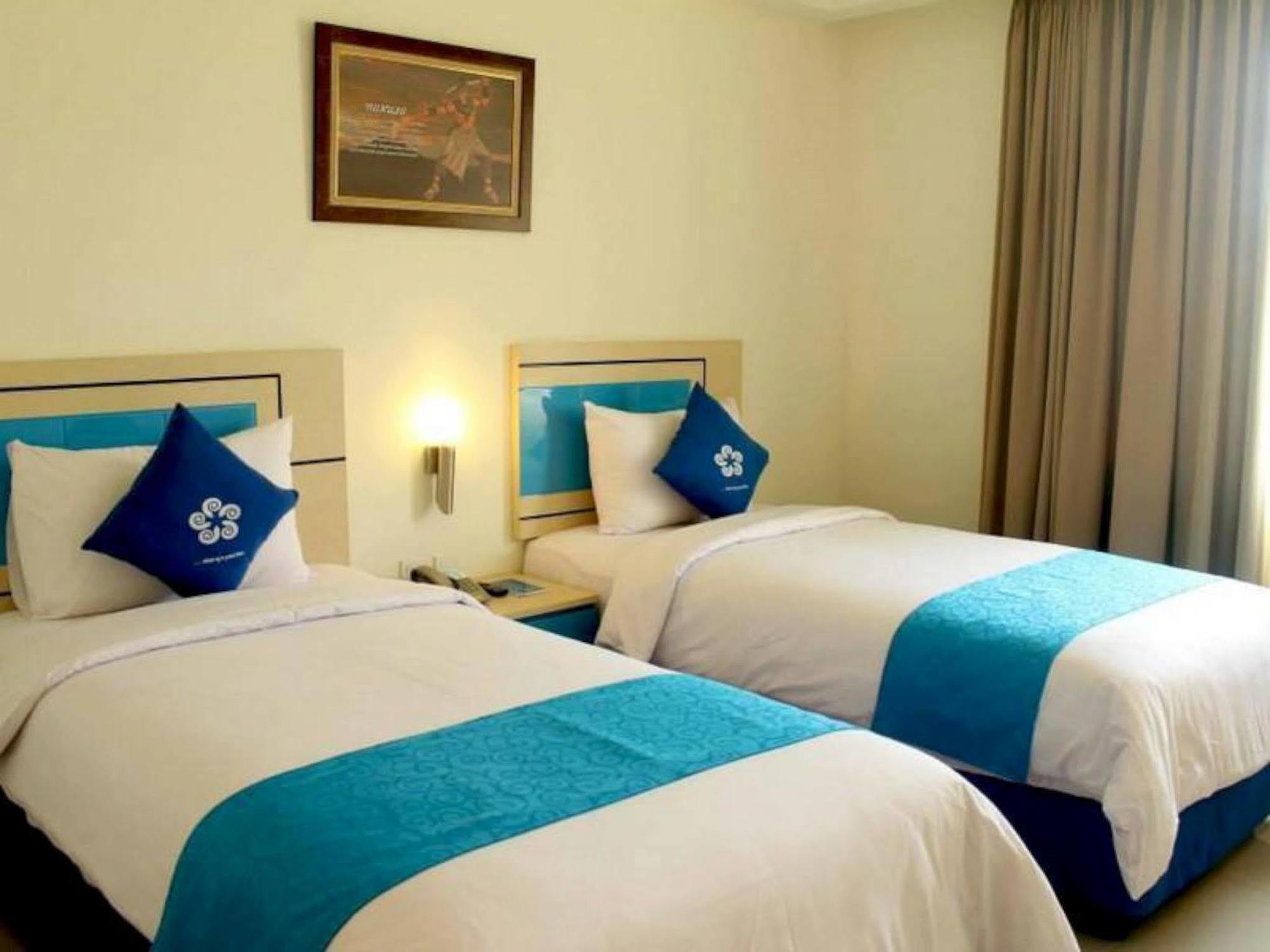 Hotel Brothers Biru Solo Baru Exteriör bild