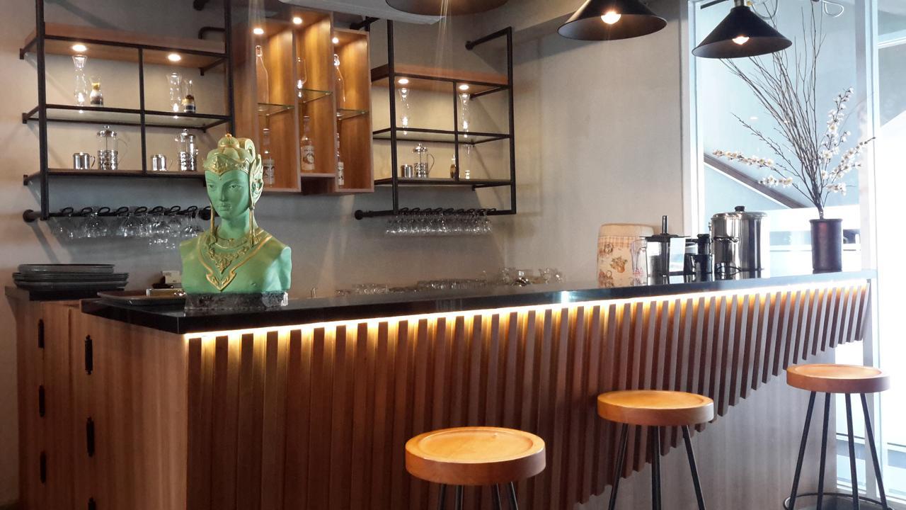 Hotel Brothers Biru Solo Baru Exteriör bild