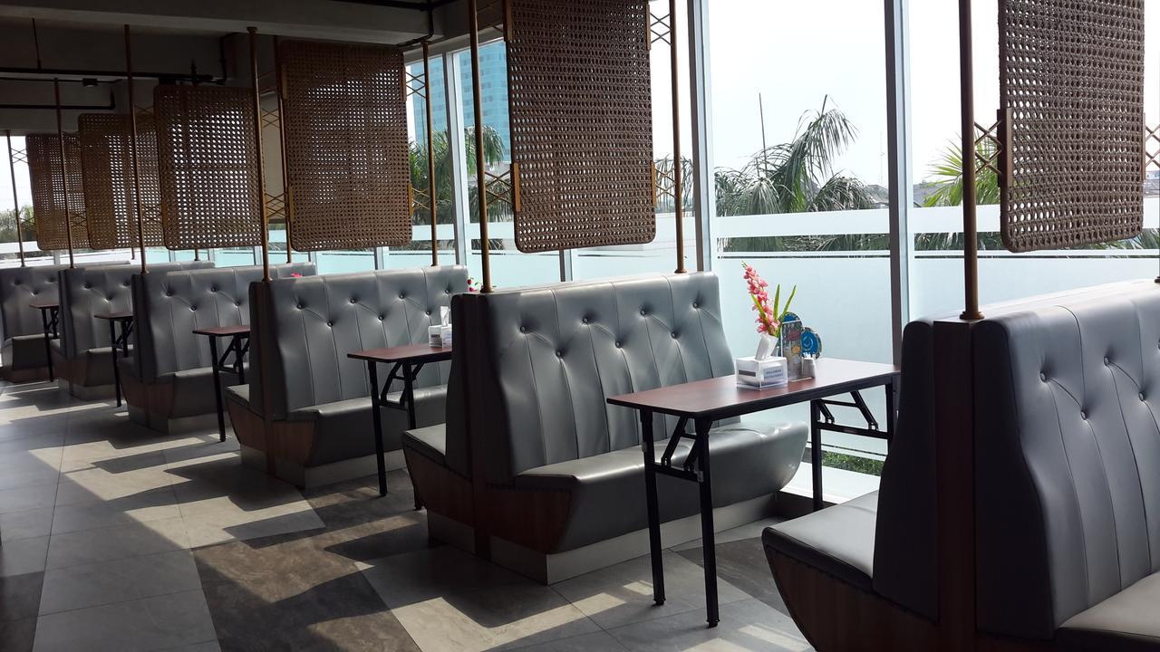 Hotel Brothers Biru Solo Baru Exteriör bild