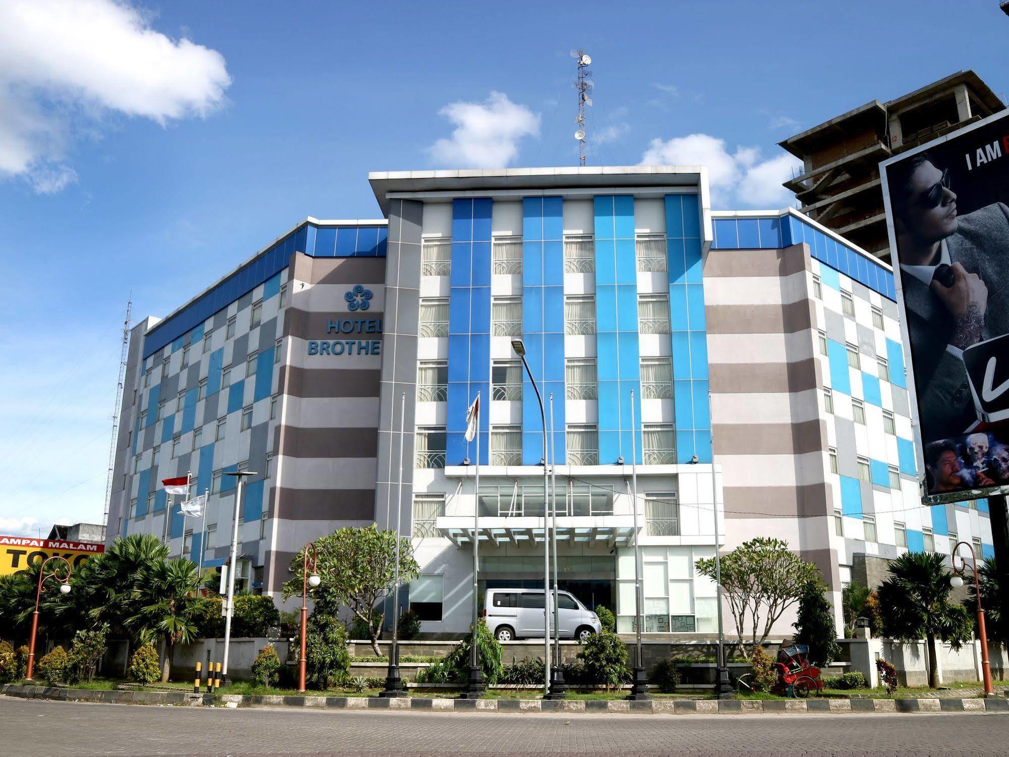 Hotel Brothers Biru Solo Baru Exteriör bild