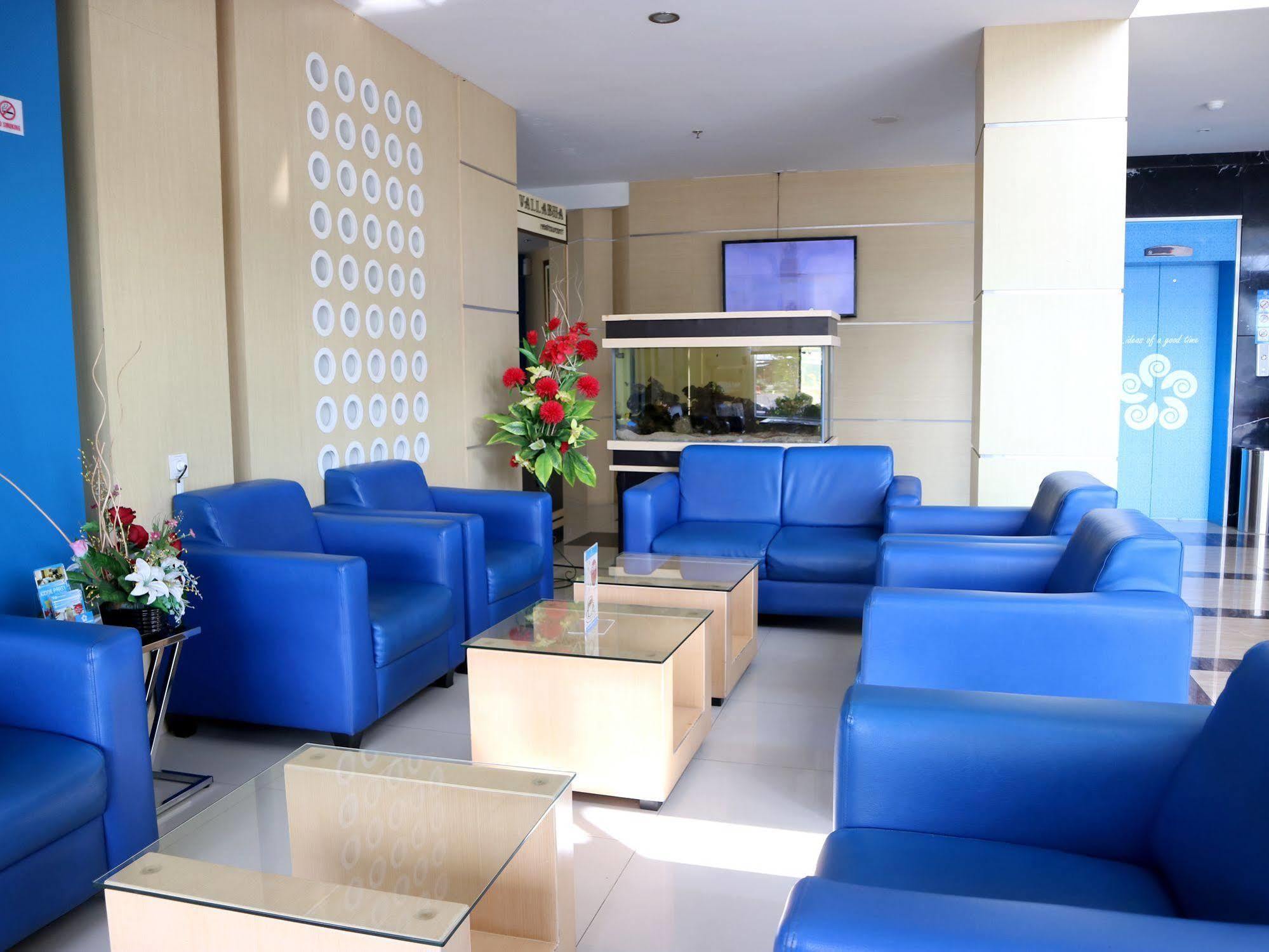 Hotel Brothers Biru Solo Baru Exteriör bild