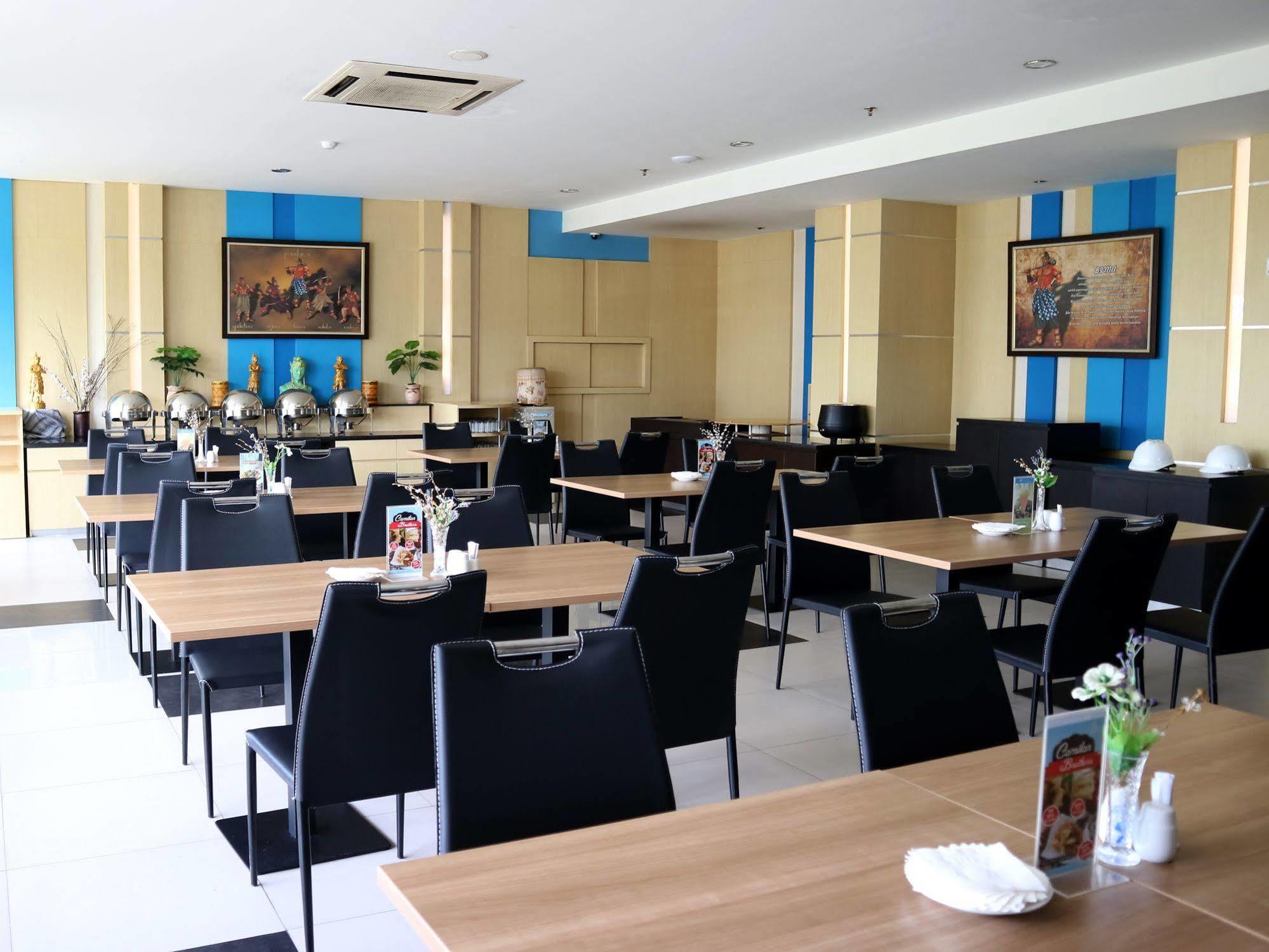 Hotel Brothers Biru Solo Baru Exteriör bild