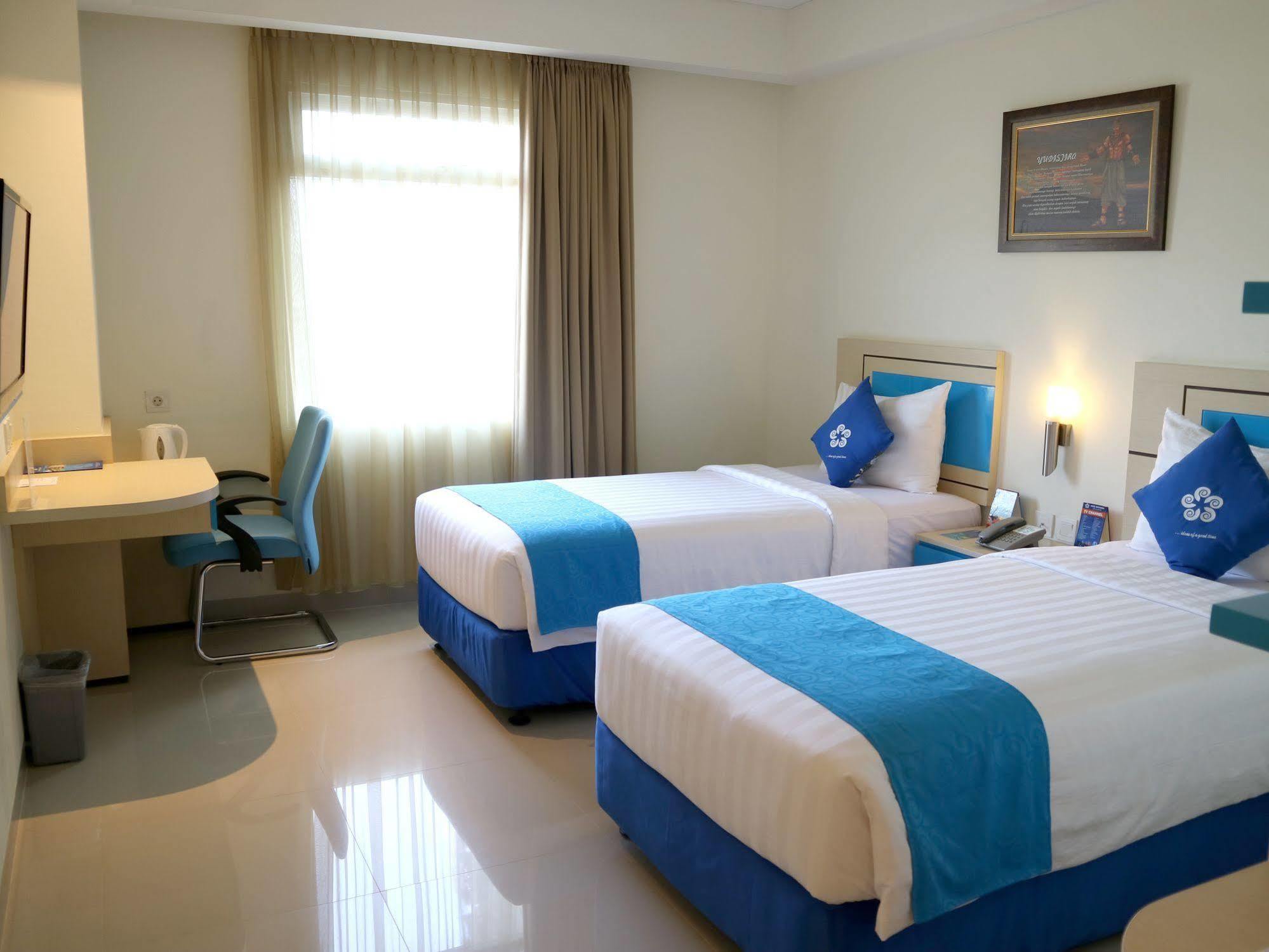 Hotel Brothers Biru Solo Baru Exteriör bild