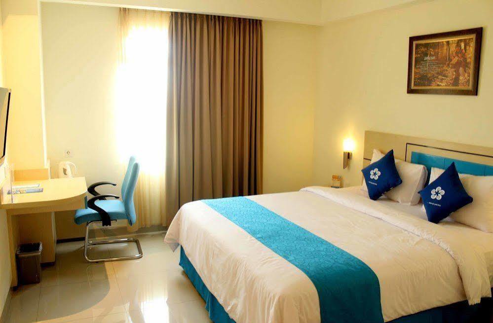 Hotel Brothers Biru Solo Baru Exteriör bild