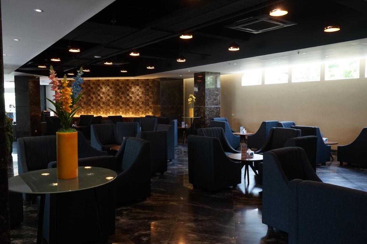 Hotel Brothers Biru Solo Baru Exteriör bild
